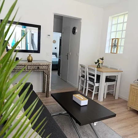 Jolie Petite Maison à Paris Apartment